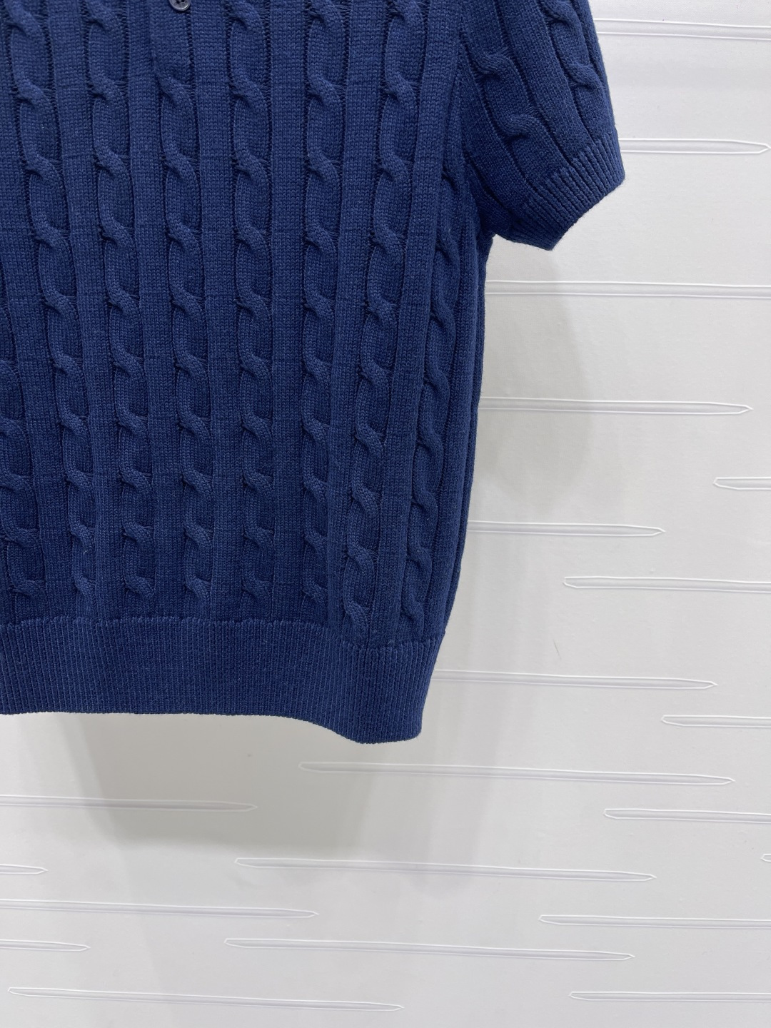 Women's short sleeves